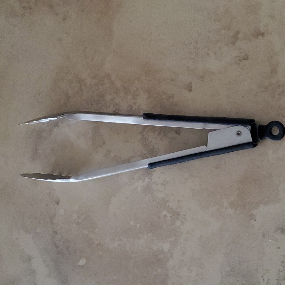 Tongs